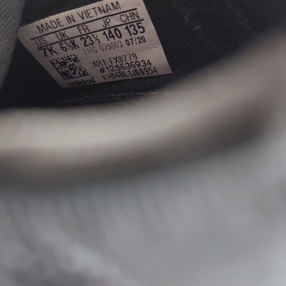 Lot Of 3 Kids Sneakers Sz 5,6,7 Jordans Adidas Shoes ( Bag C) - Picture 10 of 15